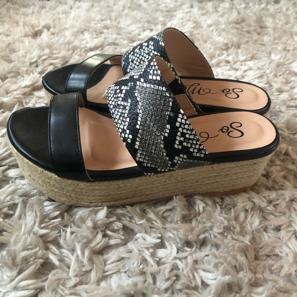 Platform Sandals - Picture 1 of 4